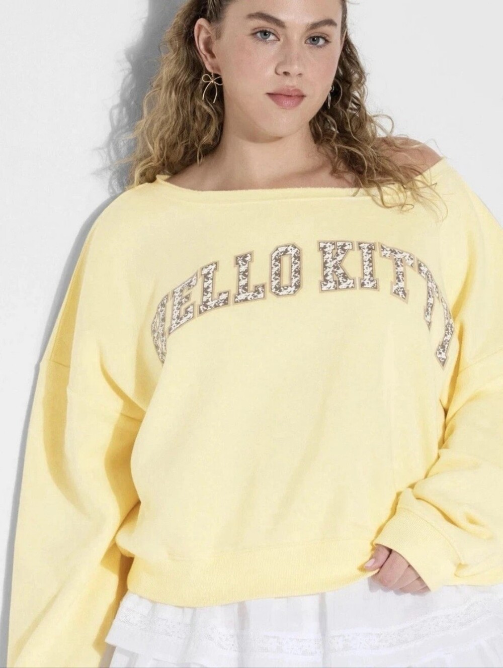 Hello Kitty Yellow Sweatshirt Size 2X